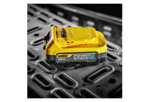Акумулаторна батерия Li-Ion със зарядно у-во 18 V, 1.7 Ah, 2 бр., DeWALT DCB1102E2