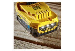 Акумулаторна батерия Li-Ion със зарядно у-во 18 V, 1.7 Ah, 2 бр., DeWALT DCB1102E2