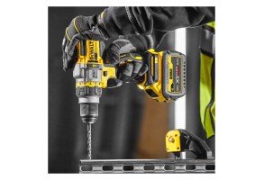 Бормашина винтоверт ударна с 1 батерия и зарядно, 18 V, 6 Ah, 112 Nm, DeWALT DCD999T1