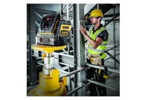 Нивелир лазерен линеен с 2 лъча 15 м, 0.4 мм/м, DeWALT DW0811