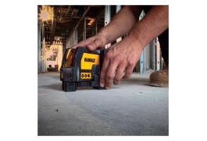 Нивелир лазерен линеен/точков 15 м, 0.3 мм/м, DeWALT DW0822