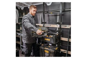 Пластмасов куфар  за инструменти 554х371х165 мм, 50 кг, черен, DeWALT DS166