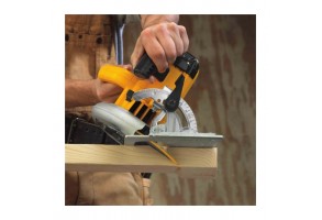 Ръчен циркуляр ф 190 мм, 1600 W, DeWALT DWE575K