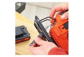Трион  прободен (зеге) акумулаторен без батерия и зарядно Black & Decker, BDCJS18N