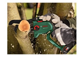Трион верижен акумулаторен без батерия и зарядно Bosch Easy Chain 18V-15-7